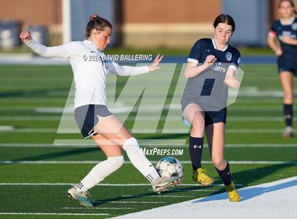 Thumbnail 1 in Keller vs. Bell (UIL 5A Region 2 Bi-District Playoff) photogallery.