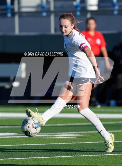 Thumbnail 1 in Keller vs. Bell (UIL 5A Region 2 Bi-District Playoff) photogallery.