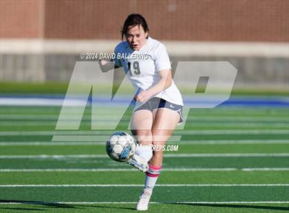 Thumbnail 2 in Keller vs. Bell (UIL 5A Region 2 Bi-District Playoff) photogallery.