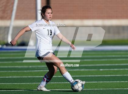 Thumbnail 3 in Keller vs. Bell (UIL 5A Region 2 Bi-District Playoff) photogallery.