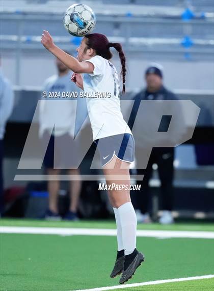 Thumbnail 1 in Keller vs. Bell (UIL 5A Region 2 Bi-District Playoff) photogallery.