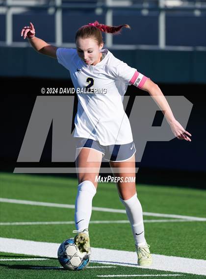Thumbnail 3 in Keller vs. Bell (UIL 5A Region 2 Bi-District Playoff) photogallery.