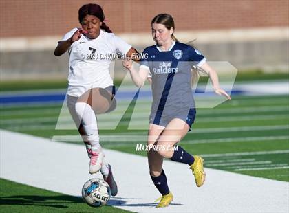 Thumbnail 1 in Keller vs. Bell (UIL 5A Region 2 Bi-District Playoff) photogallery.