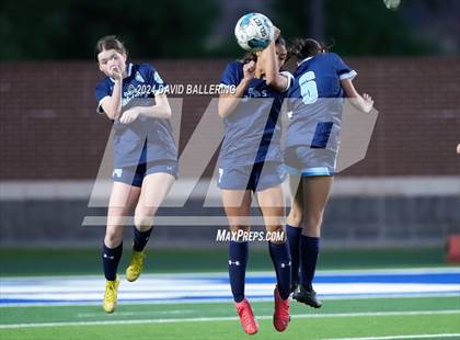 Thumbnail 3 in Keller vs. Bell (UIL 5A Region 2 Bi-District Playoff) photogallery.