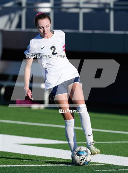Thumbnail 2 in Keller vs. Bell (UIL 5A Region 2 Bi-District Playoff) photogallery.