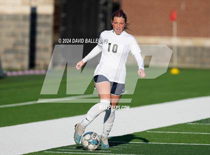 Thumbnail 3 in Keller vs. Bell (UIL 5A Region 2 Bi-District Playoff) photogallery.