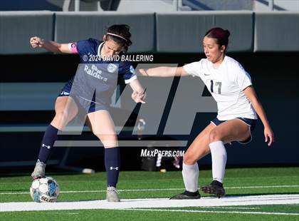 Thumbnail 3 in Keller vs. Bell (UIL 5A Region 2 Bi-District Playoff) photogallery.