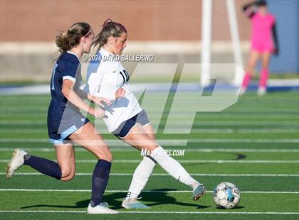 Thumbnail 3 in Keller vs. Bell (UIL 5A Region 2 Bi-District Playoff) photogallery.