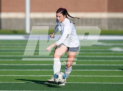 Thumbnail 1 in Keller vs. Bell (UIL 5A Region 2 Bi-District Playoff) photogallery.