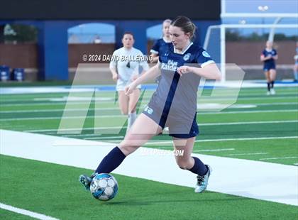 Thumbnail 2 in Keller vs. Bell (UIL 5A Region 2 Bi-District Playoff) photogallery.