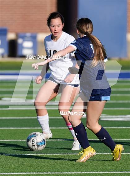 Thumbnail 1 in Keller vs. Bell (UIL 5A Region 2 Bi-District Playoff) photogallery.