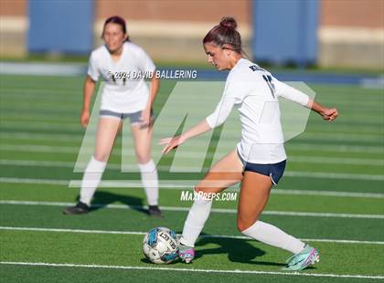 Thumbnail 2 in Keller vs. Bell (UIL 5A Region 2 Bi-District Playoff) photogallery.
