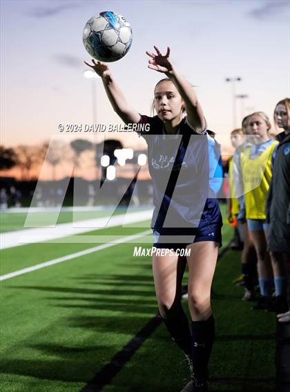 Thumbnail 2 in Keller vs. Bell (UIL 5A Region 2 Bi-District Playoff) photogallery.