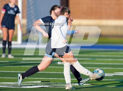 Thumbnail 2 in Keller vs. Bell (UIL 5A Region 2 Bi-District Playoff) photogallery.