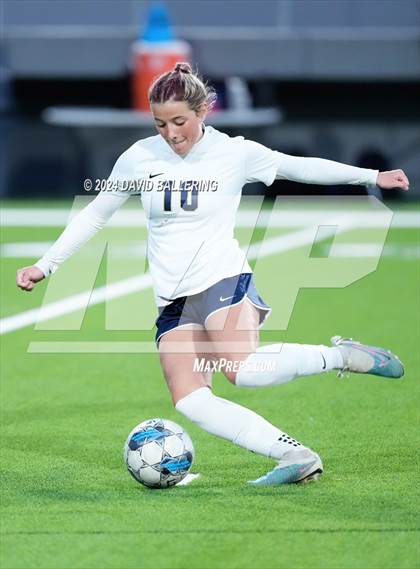 Thumbnail 1 in Keller vs. Bell (UIL 5A Region 2 Bi-District Playoff) photogallery.