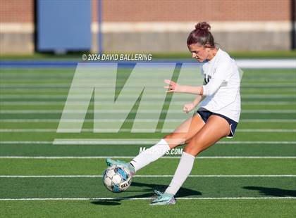 Thumbnail 2 in Keller vs. Bell (UIL 5A Region 2 Bi-District Playoff) photogallery.