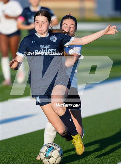 Thumbnail 2 in Keller vs. Bell (UIL 5A Region 2 Bi-District Playoff) photogallery.