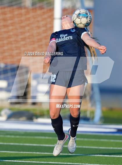Thumbnail 3 in Keller vs. Bell (UIL 5A Region 2 Bi-District Playoff) photogallery.