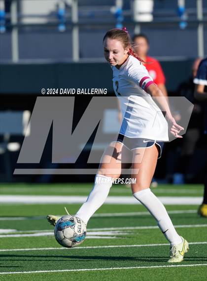 Thumbnail 3 in Keller vs. Bell (UIL 5A Region 2 Bi-District Playoff) photogallery.