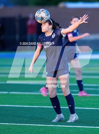 Thumbnail 3 in Keller vs. Bell (UIL 5A Region 2 Bi-District Playoff) photogallery.