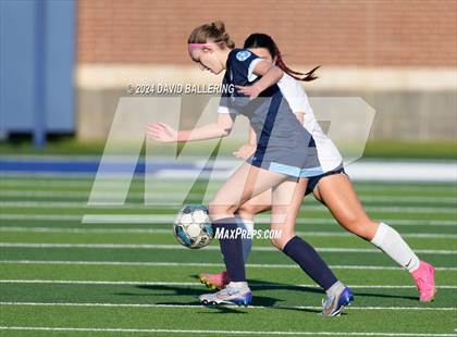 Thumbnail 3 in Keller vs. Bell (UIL 5A Region 2 Bi-District Playoff) photogallery.