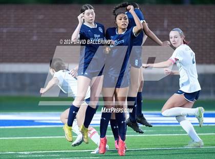 Thumbnail 1 in Keller vs. Bell (UIL 5A Region 2 Bi-District Playoff) photogallery.