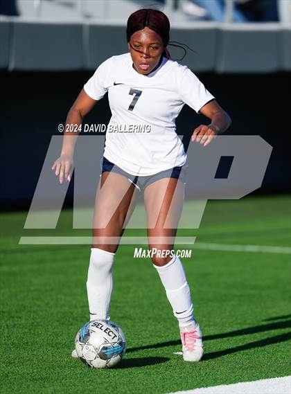 Thumbnail 1 in Keller vs. Bell (UIL 5A Region 2 Bi-District Playoff) photogallery.
