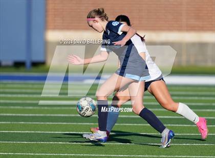 Thumbnail 1 in Keller vs. Bell (UIL 5A Region 2 Bi-District Playoff) photogallery.