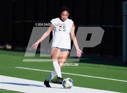 Thumbnail 2 in Keller vs. Bell (UIL 5A Region 2 Bi-District Playoff) photogallery.