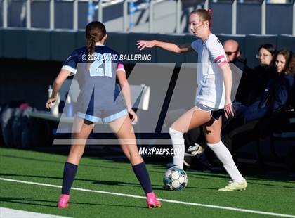 Thumbnail 3 in Keller vs. Bell (UIL 5A Region 2 Bi-District Playoff) photogallery.