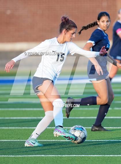 Thumbnail 2 in Keller vs. Bell (UIL 5A Region 2 Bi-District Playoff) photogallery.