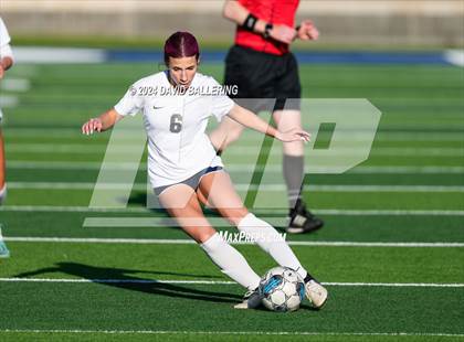 Thumbnail 3 in Keller vs. Bell (UIL 5A Region 2 Bi-District Playoff) photogallery.