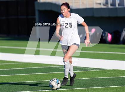 Thumbnail 2 in Keller vs. Bell (UIL 5A Region 2 Bi-District Playoff) photogallery.