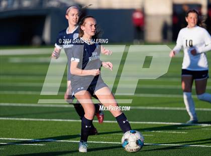 Thumbnail 3 in Keller vs. Bell (UIL 5A Region 2 Bi-District Playoff) photogallery.