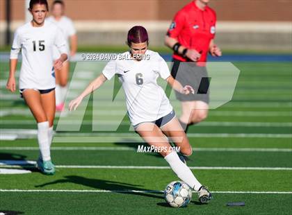 Thumbnail 2 in Keller vs. Bell (UIL 5A Region 2 Bi-District Playoff) photogallery.