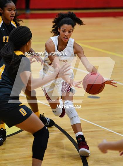Thumbnail 3 in Bishop O'Dowd @ Cardinal Newman (Cardinal Newman Classic) photogallery.