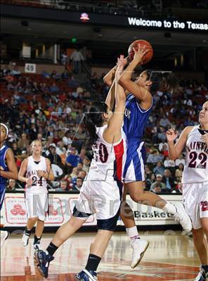 Thumbnail 1 in Plainview vs. Dickinson (UIL 4A Semifinals) photogallery.