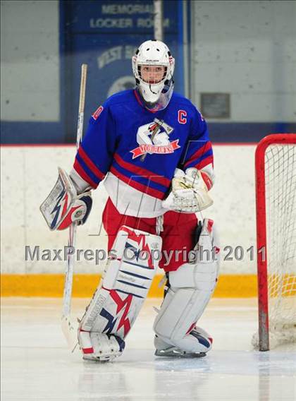 Thumbnail 3 in Glastonbury vs. Notre Dame (CIAC Division 1 First Round) photogallery.