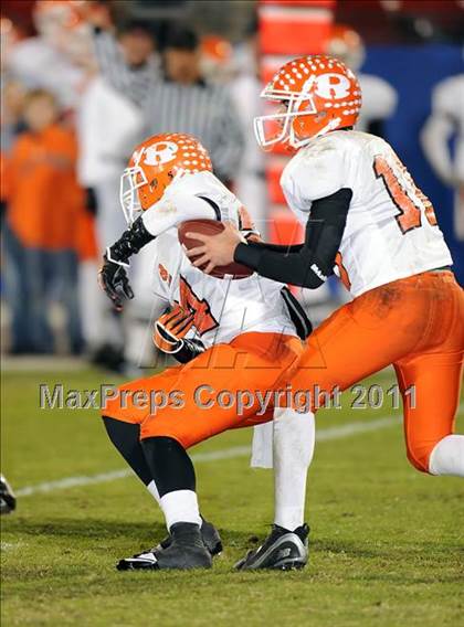 Thumbnail 3 in Newman Smith vs. Rockwall (4A Region 2 Bi-District Playoffs) photogallery.