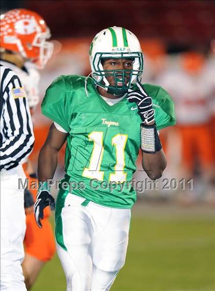 Thumbnail 3 in Newman Smith vs. Rockwall (4A Region 2 Bi-District Playoffs) photogallery.