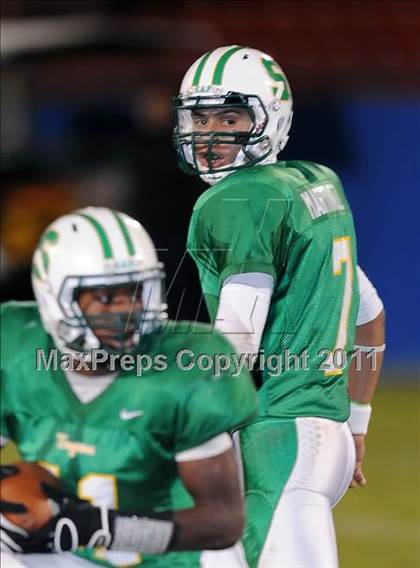 Thumbnail 3 in Newman Smith vs. Rockwall (4A Region 2 Bi-District Playoffs) photogallery.