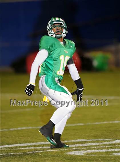 Thumbnail 3 in Newman Smith vs. Rockwall (4A Region 2 Bi-District Playoffs) photogallery.