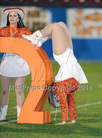 Thumbnail 2 in Newman Smith vs. Rockwall (4A Region 2 Bi-District Playoffs) photogallery.