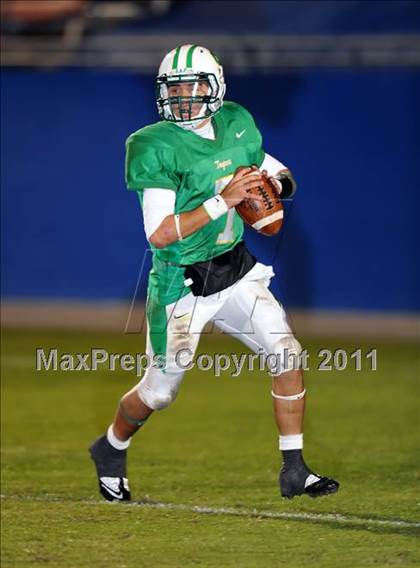 Thumbnail 2 in Newman Smith vs. Rockwall (4A Region 2 Bi-District Playoffs) photogallery.