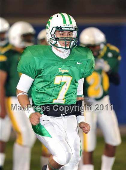 Thumbnail 2 in Newman Smith vs. Rockwall (4A Region 2 Bi-District Playoffs) photogallery.