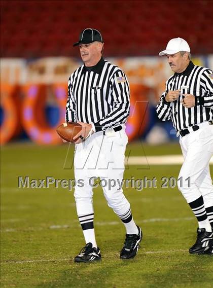 Thumbnail 1 in Newman Smith vs. Rockwall (4A Region 2 Bi-District Playoffs) photogallery.