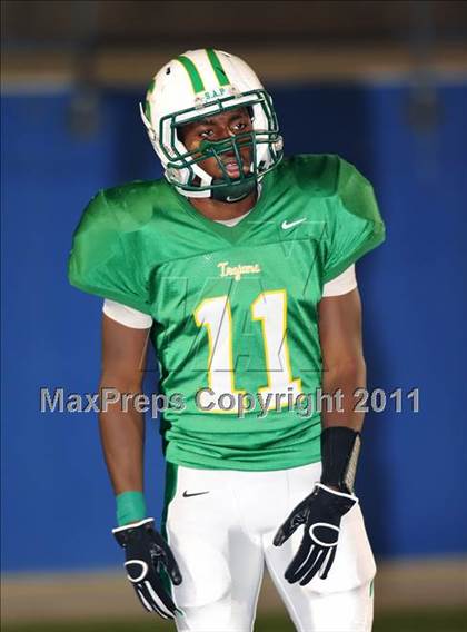 Thumbnail 1 in Newman Smith vs. Rockwall (4A Region 2 Bi-District Playoffs) photogallery.