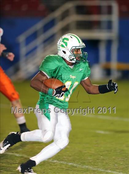 Thumbnail 3 in Newman Smith vs. Rockwall (4A Region 2 Bi-District Playoffs) photogallery.