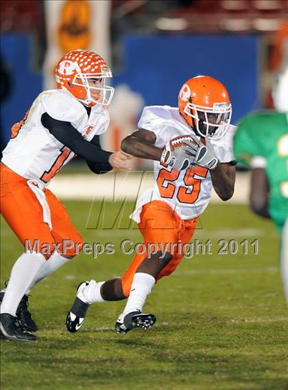 Thumbnail 3 in Newman Smith vs. Rockwall (4A Region 2 Bi-District Playoffs) photogallery.