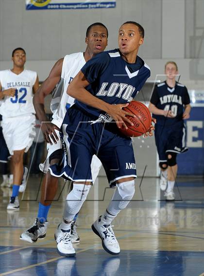 Thumbnail 1 in De La Salle vs. Loyola (MaxPreps Holiday Classic) photogallery.